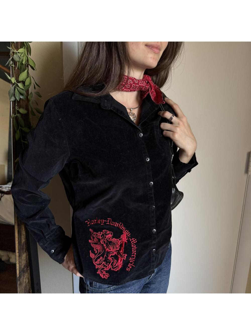 Vintage 2000s Harley Davidson Women's Black Velour Dragon Button Up Shirt